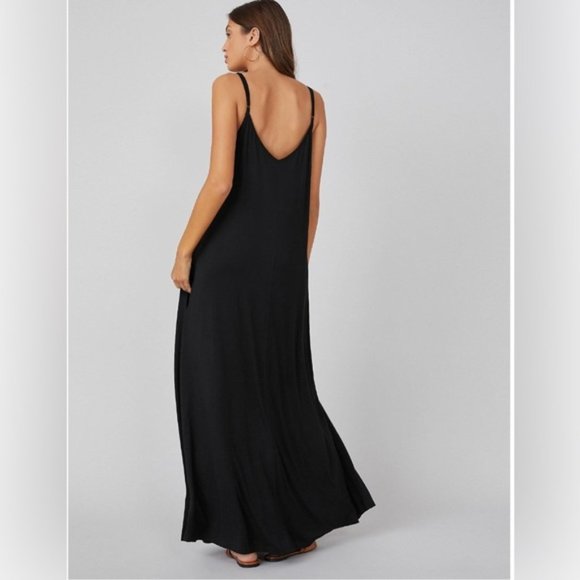 Black Cami Dress With Pockets - Picture 2 of 6